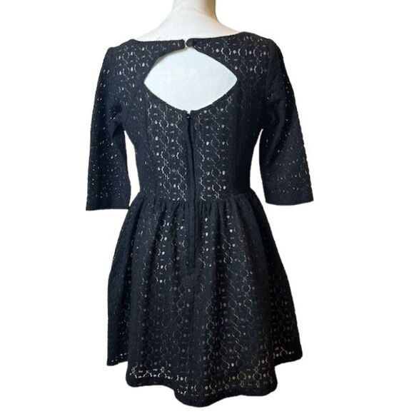 Lilly Pulitzer Black Lace Dress Key Hole Button Back Lined Wide Neck Size 10 - Picture 5 of 14